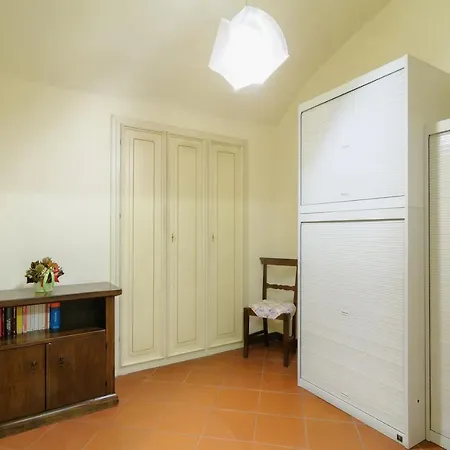 Apartment Bargello